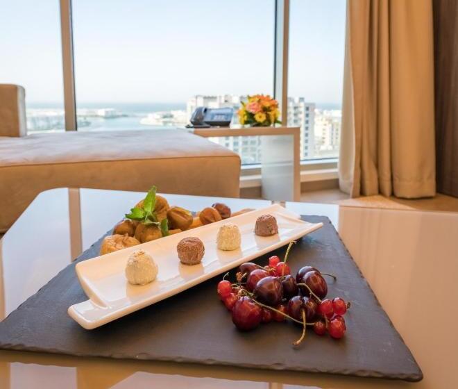 اتاق پرمیوم با چشم‌انداز دریا, The Grove Hotel & Conference Centre Bahrain