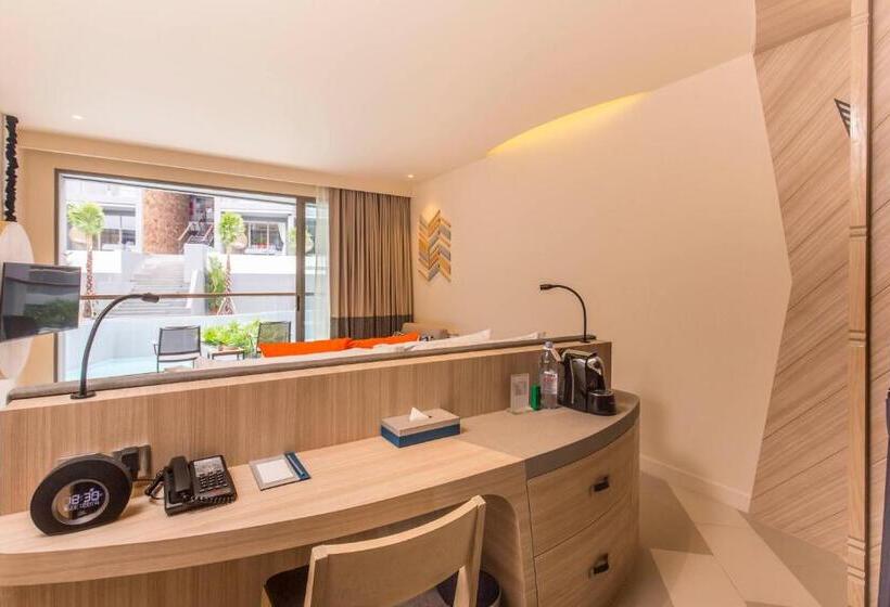 스탠다드 룸 풀장 전망, The Sis Kata Resort   Adult Only