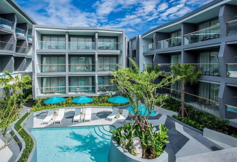 스탠다드 룸 풀장 전망, The Sis Kata Resort   Adult Only