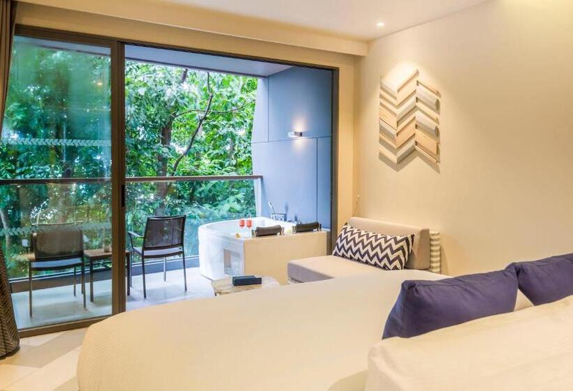 스탠다드 자쿠지 룸, The Sis Kata Resort   Adult Only