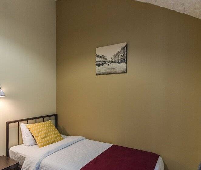 اتاق استاندارد یک نفره, Troyka Hotel Moscow