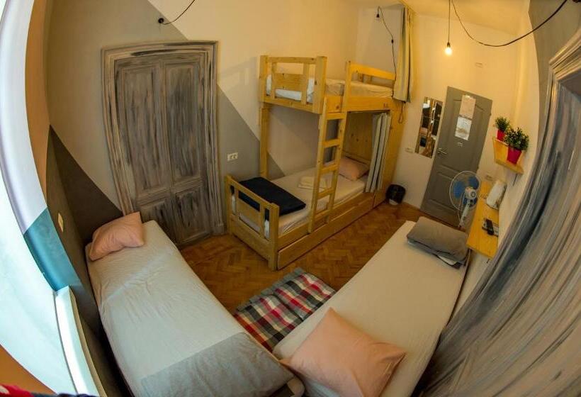 اتاق خانوادگی, Cloud 9 Living