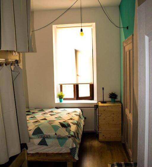 اتاق استاندارد چهار تخته, Cloud 9 Living