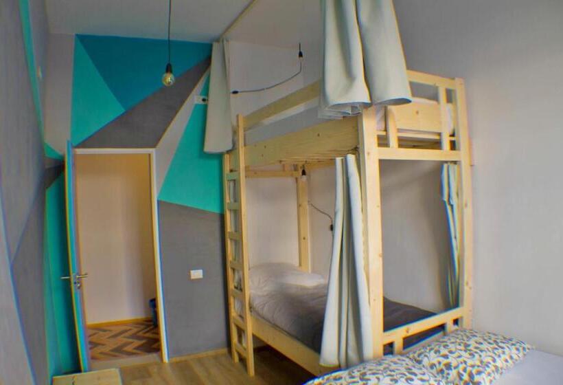 اتاق استاندارد چهار تخته, Cloud 9 Living