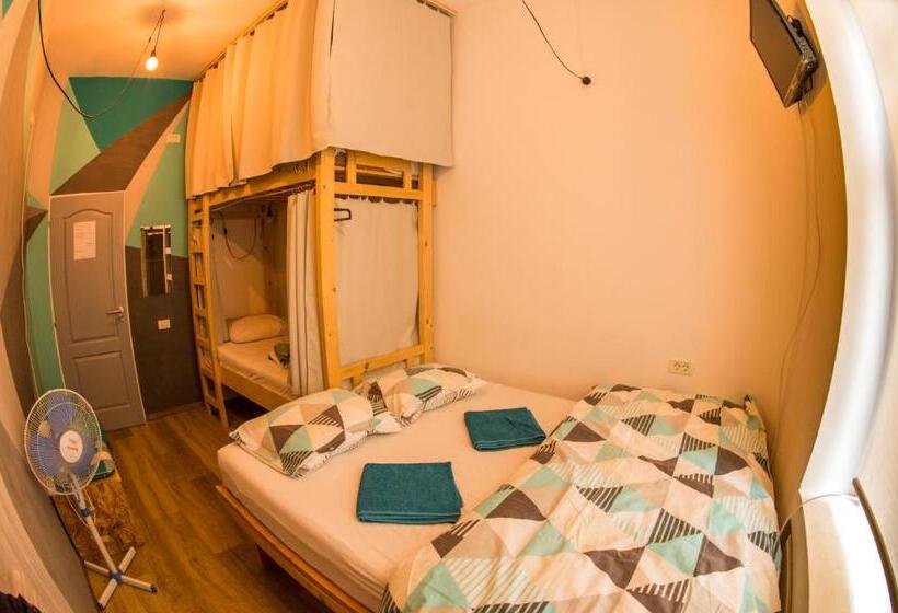 اتاق استاندارد چهار تخته, Cloud 9 Living