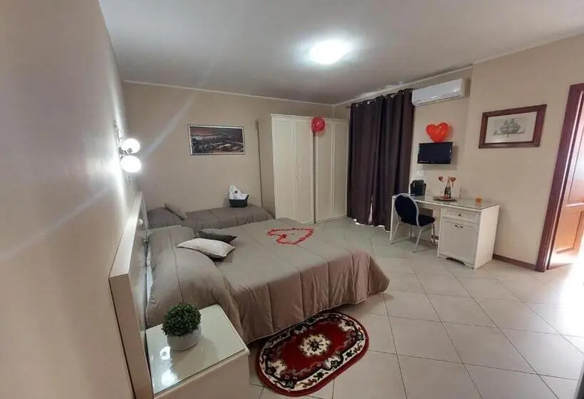 Standard Kolmen Hengen Huone Parveke, Fiumicino Inn Airport