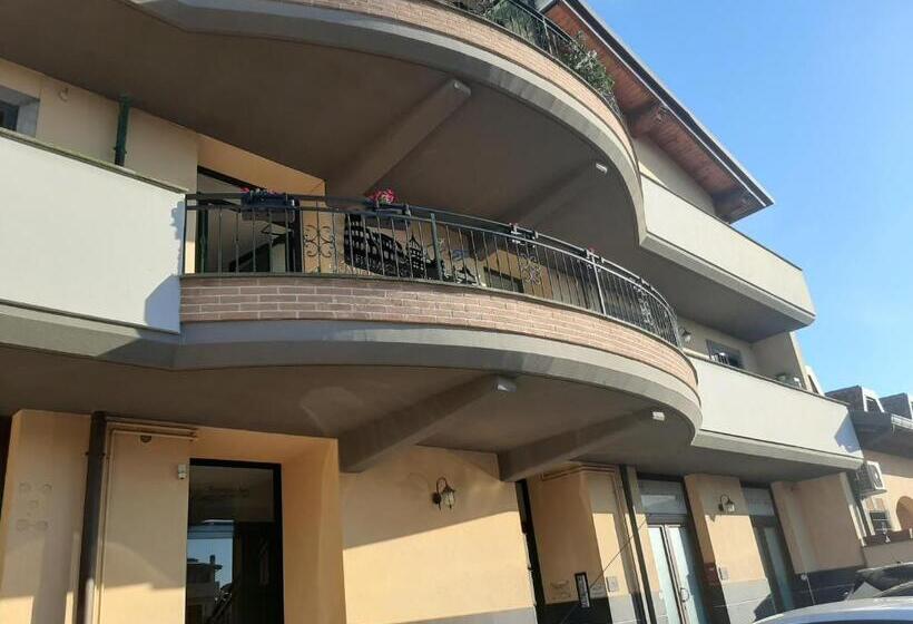 اتاق استاندارد سه تخته با بالکن, Fiumicino Inn Airport