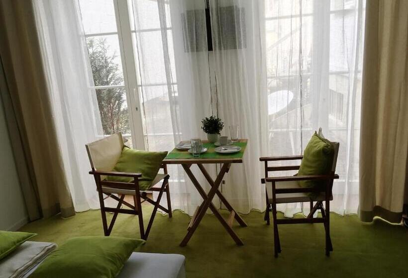 基本间, Mosel   River   Quartier 31