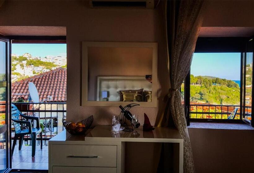 اتاق لوکس با چشم‌انداز دریا, Sunset Old Town