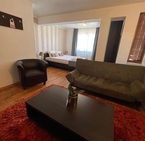 Номер Deluxe, Velinov Boutique