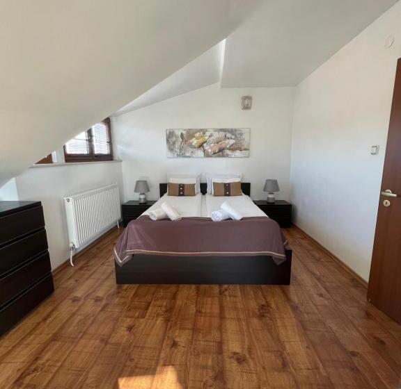 Апартаменты 1 Спальня с Видом, Velinov Boutique