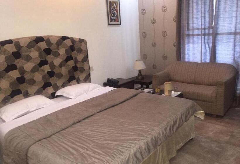 חדר דלוקס, Dreamz Residency