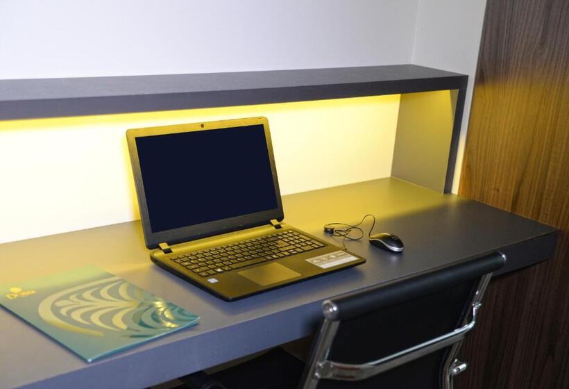 غرفة قياسية, Dubai Suites