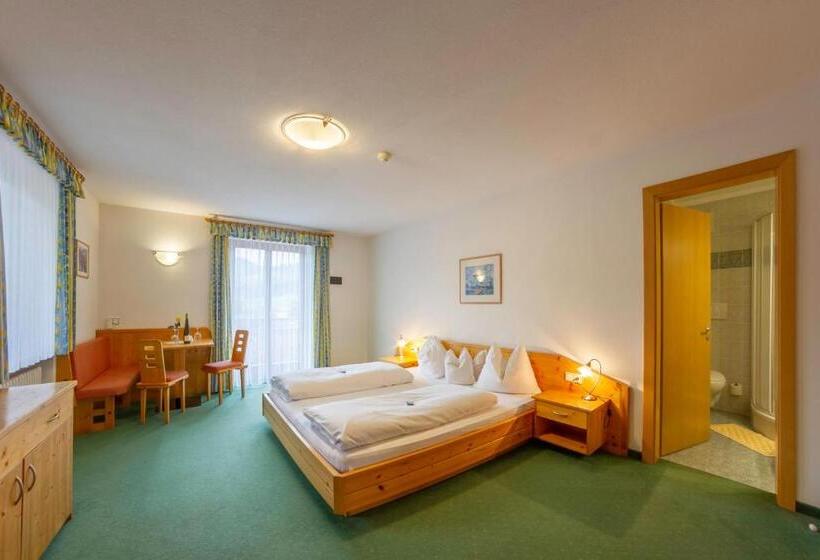 Номер Стандарт Вид на Горы, Garni Angerer