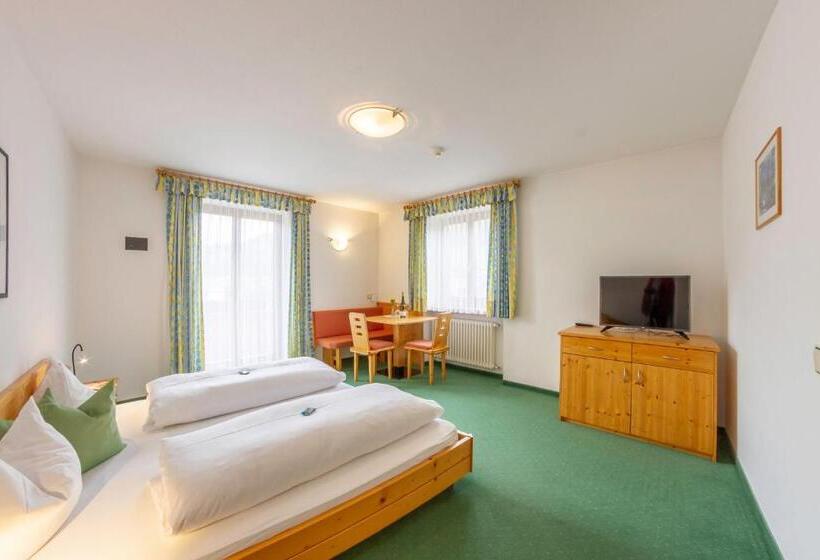 Трехместный Номер Стандарт с Балконом, Garni Angerer