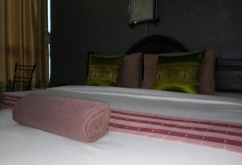 Номер Deluxe, Kmkwanphayao