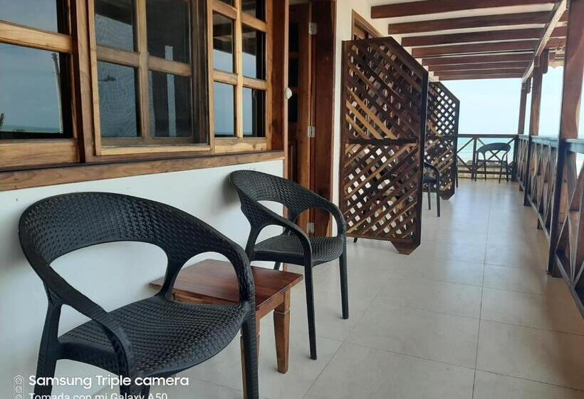 غرفة عائلية, La Vista