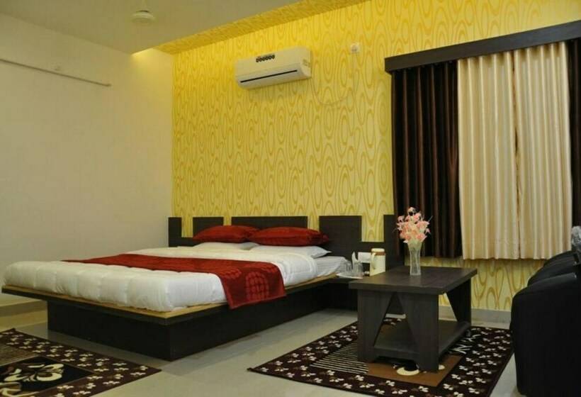 חדר אקזקיוטיב לשלושה, Om Executive