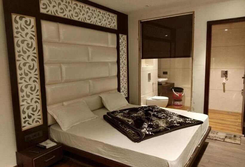 Номер Deluxe, Star Inn