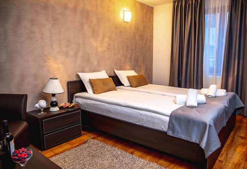 Номер Стандарт, Velinov Boutique