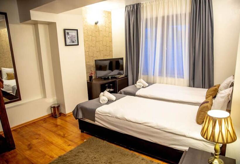 Номер Стандарт, Velinov Boutique