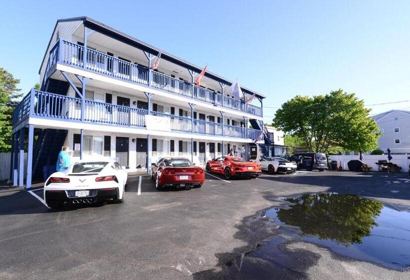 Семейный Номер, Island View Motel