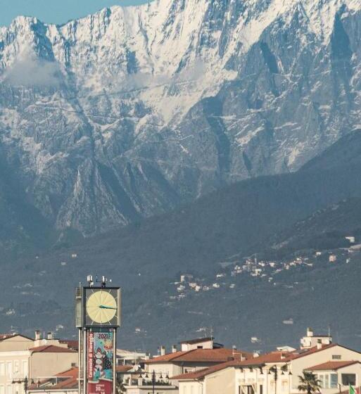 스탠다드 트리플 룸, Room In Guest Room Fly In Viareggio Beach In Front Of The Famous Promenade With Shops And Establis