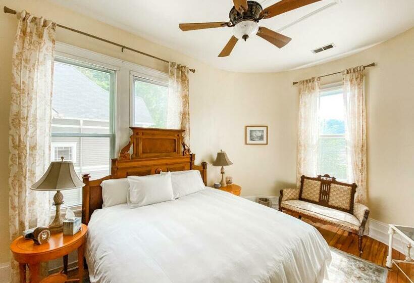 스탠다드 룸 킹사이즈 침대, Stanley House Inn