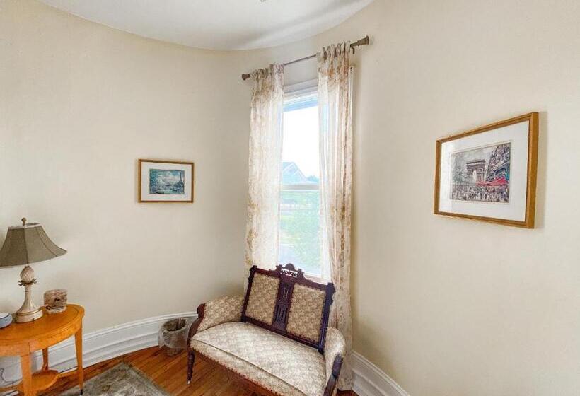 带大床的标准间, Stanley House Inn