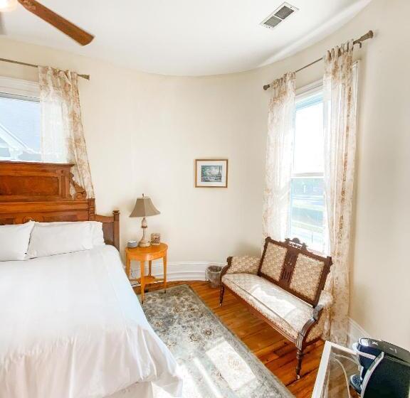 带大床的标准间, Stanley House Inn