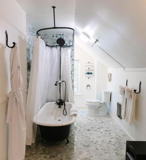 스탠다드 룸 킹사이즈 침대, Stanley House Inn