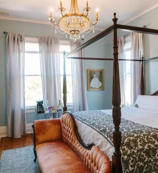 带大床的豪华间, Stanley House Inn