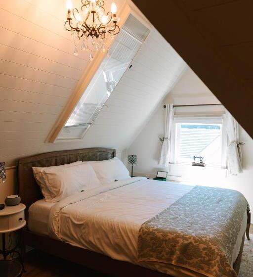 패밀리 스위트, Stanley House Inn