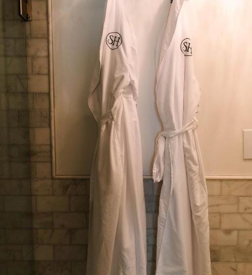 패밀리 스위트, Stanley House Inn