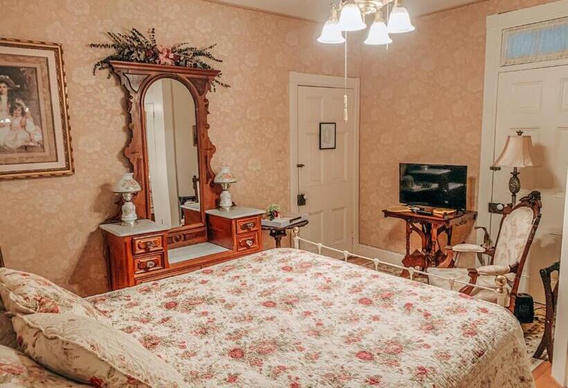 חדר דלוקס, Emig Mansion