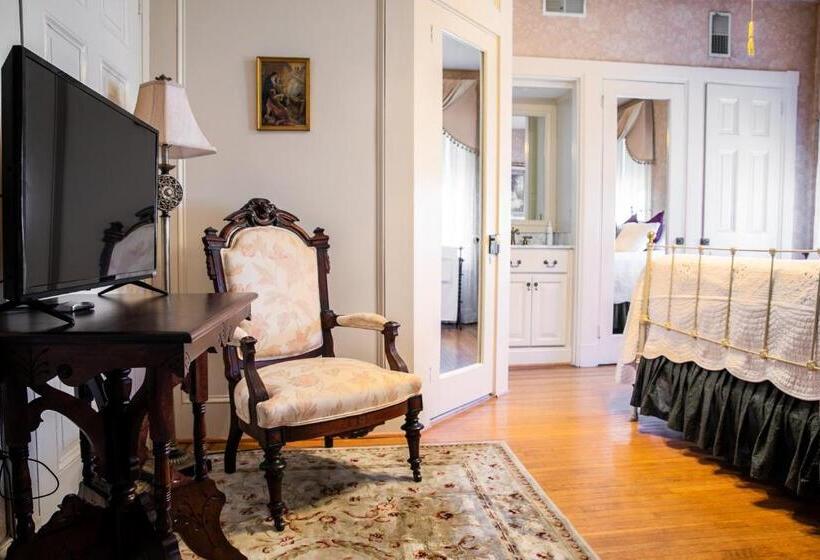 חדר דלוקס, Emig Mansion