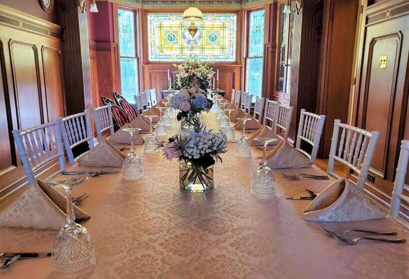 标准间, Emig Mansion