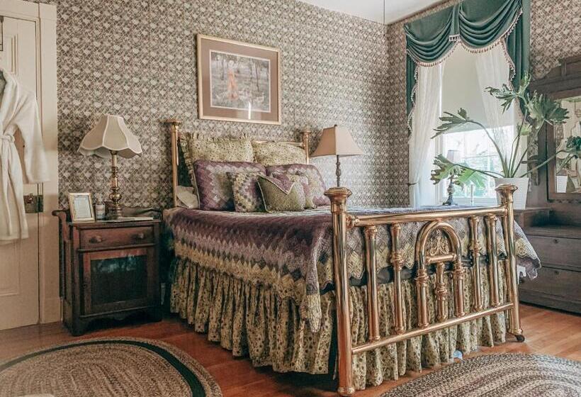 Номер Стандарт, Emig Mansion