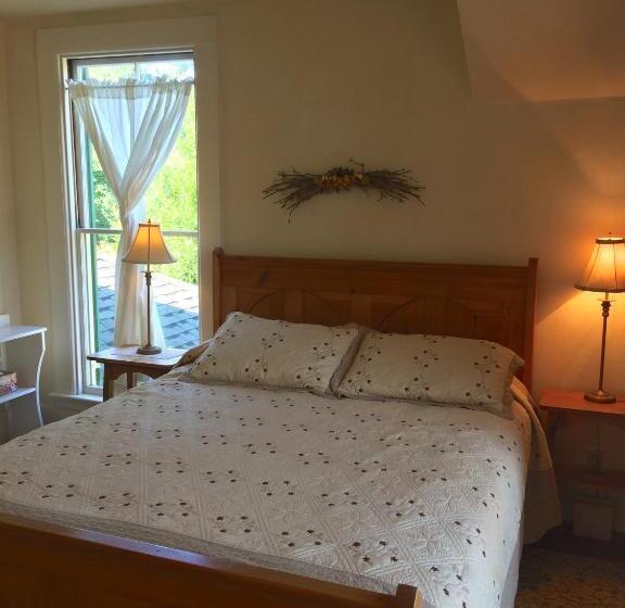 标准间, The Squibb Houses