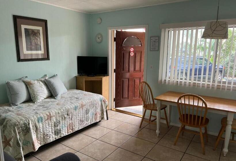 スタンダードスタジオ, Carousel Motel  Redington Shores