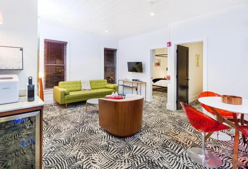 דירת שני חדרים, American Beech