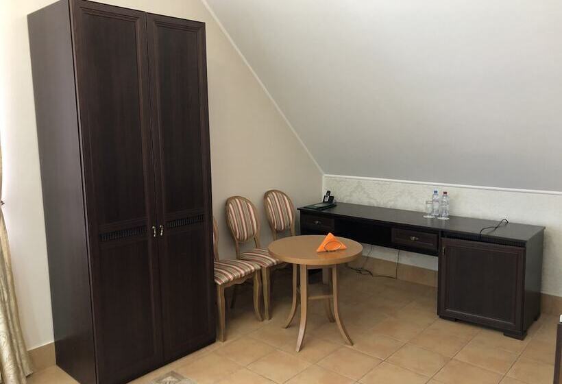 آپارتمان سوپریور 1 خوابه, Becker