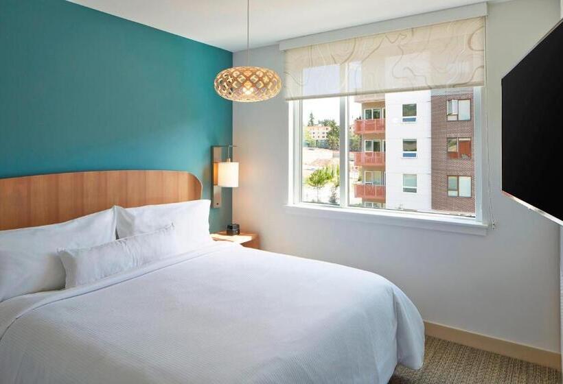 스위트 킹사이즈 침대, Element Seattle Redmond
