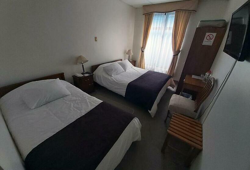 スタンダードトリプルルーム, Esmeralda