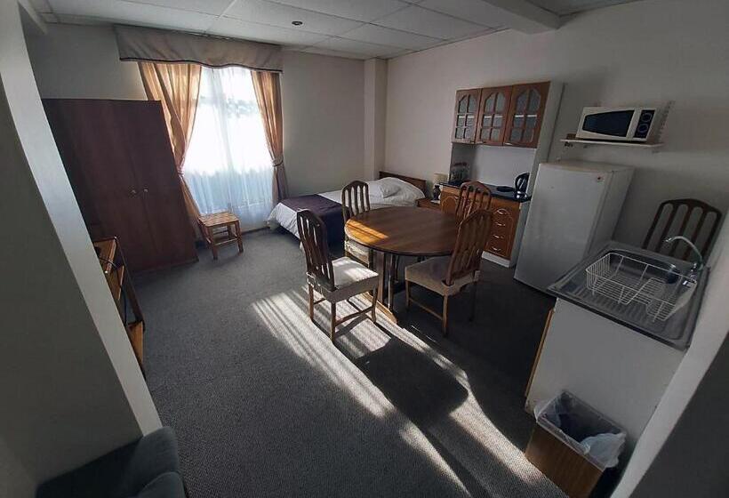 １ベッドルームアパートメント, Esmeralda