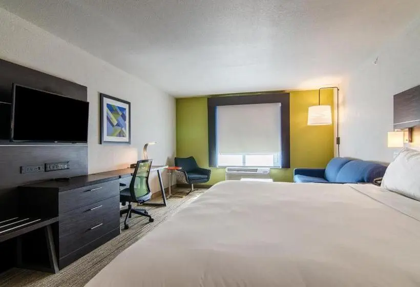 キングサイズベッドのスイートルーム, Holiday Inn Express & Suites   Atchison, An Ihg