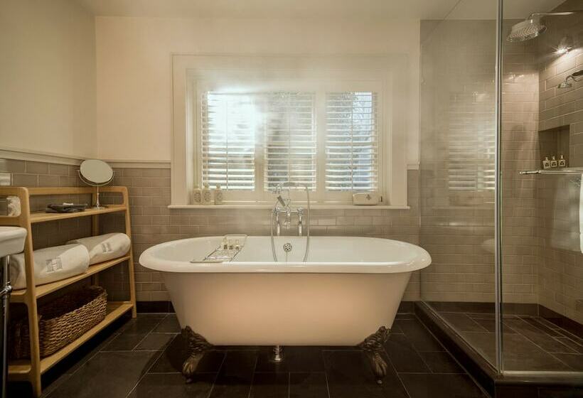 Номер Superior, Hurley House