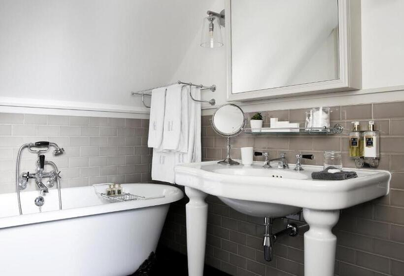 Номер Стандарт, Hurley House