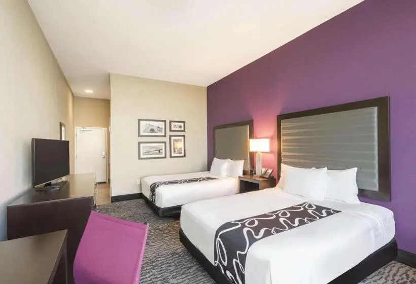 身障者適用スタンダードルーム, La Quinta Inn & Suites By Wyndham Memphis Downtown