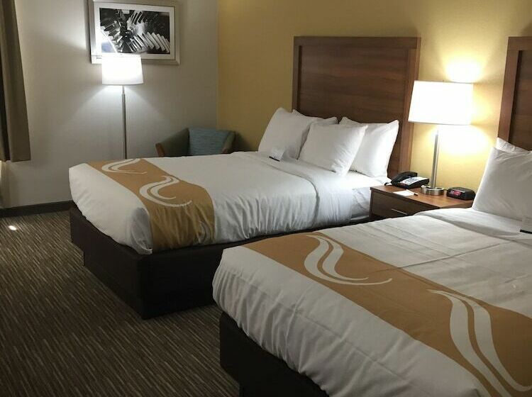 غرفه قياسيه سريرين مزدوجين, Quality Inn